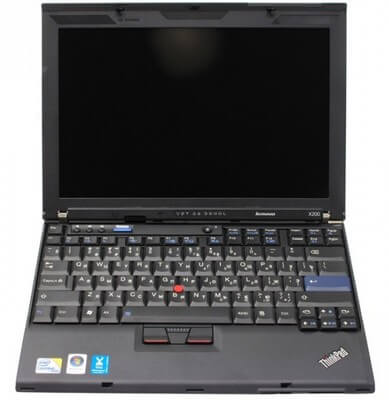 На ноутбуке Lenovo ThinkPad X200 мигает экран